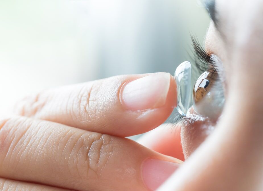 woman-wearing-contact-lenses