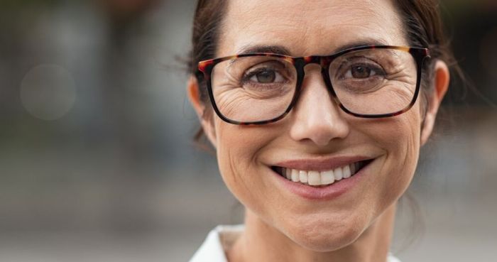 middle-aged-woman-wearing-progressive-lenses